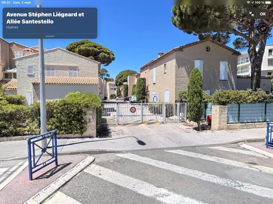 Sympathique Studio En Rez De Jardin Dans Residence Hyères Kültér fotó