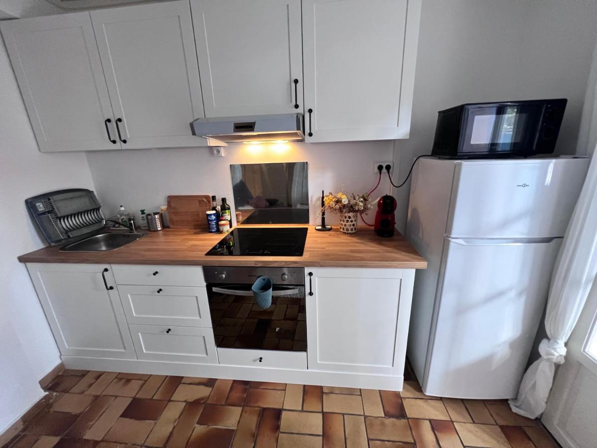 Sympathique Studio En Rez De Jardin Dans Residence Hyères Kültér fotó